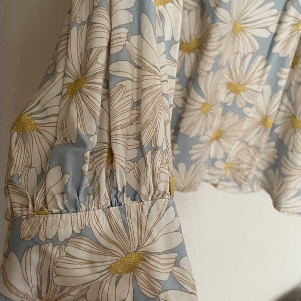 Levi's Blue Floral Blouse - Picture 4 of 6